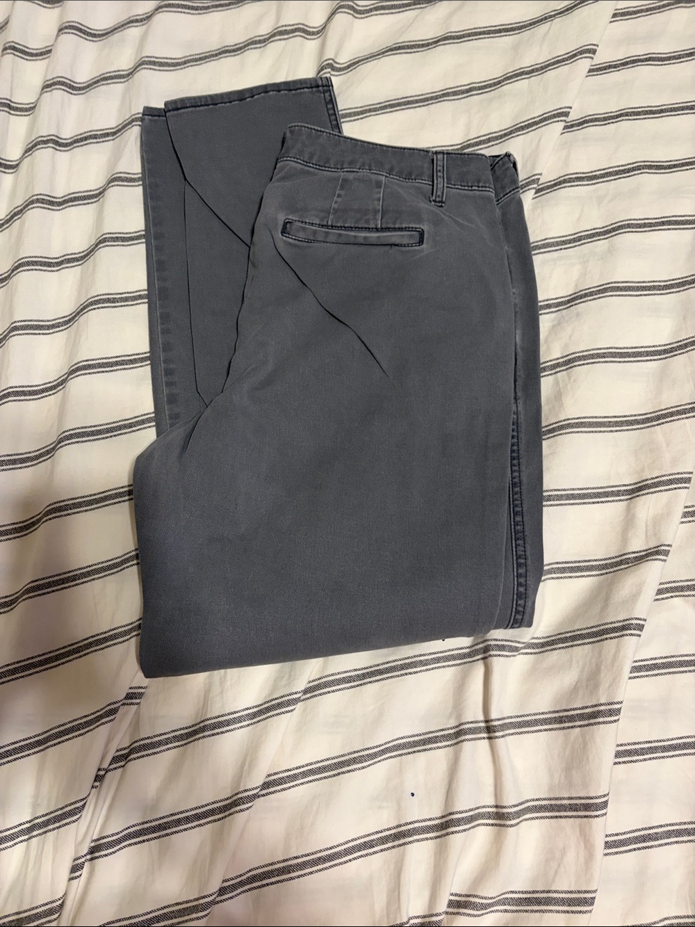 Abercrombie & Fitch Men's Charcoal Gray Chino Pants
